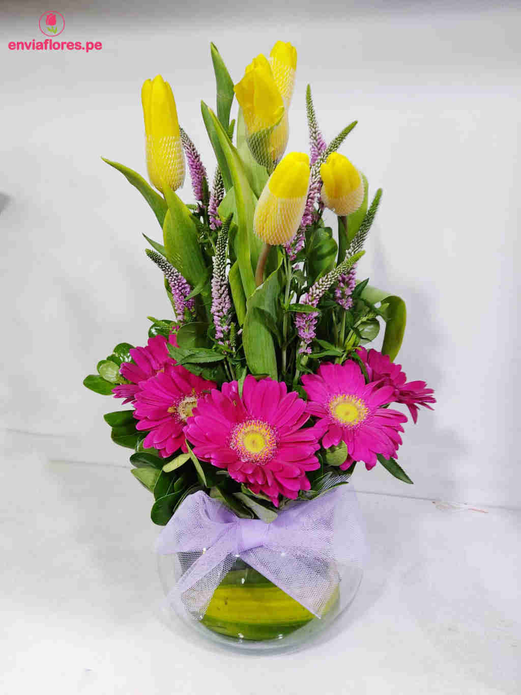 tulipán amarillo y gerberas | Florería Envía Flores Cusco